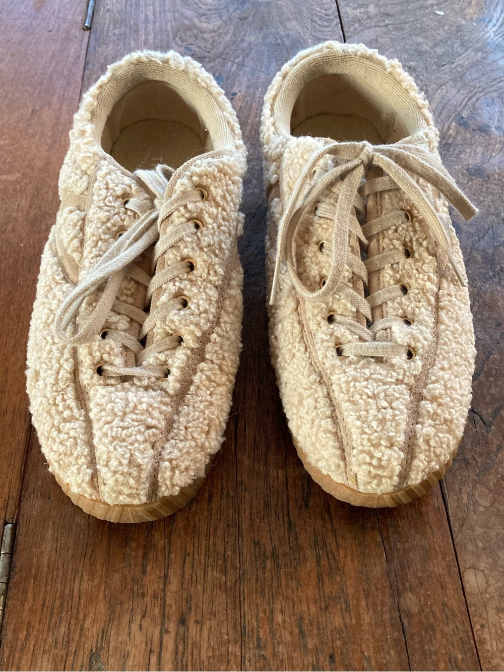 Tretorn | Teddy Sherpa Lace-Up Sneakers in Cream
